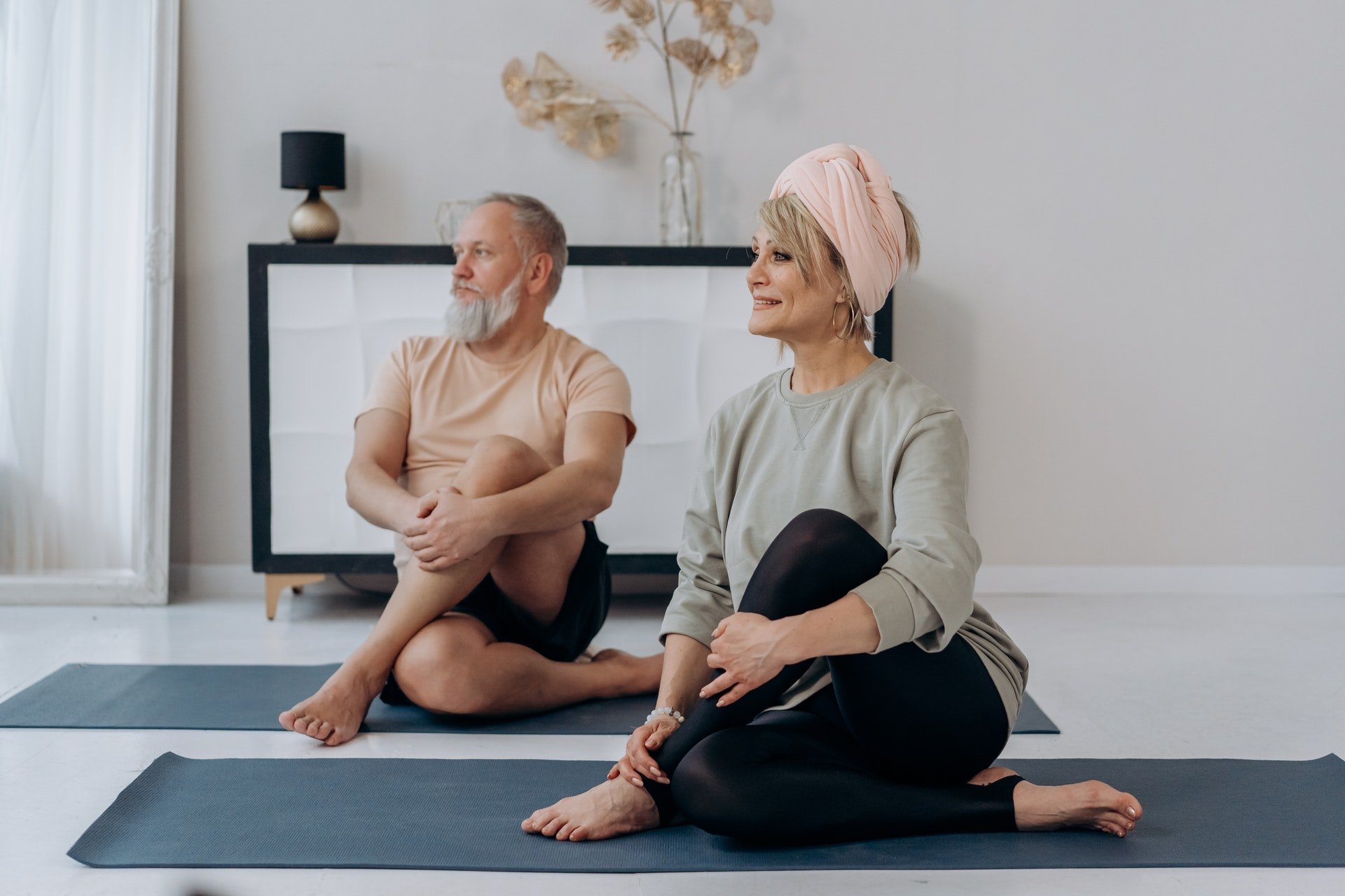 older-couple-pilates-for-over-50s